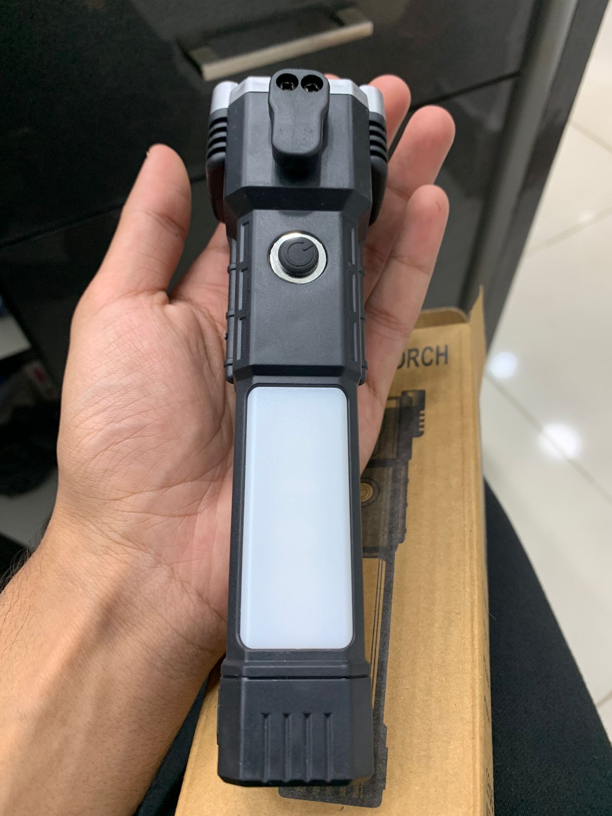 Multifunction Emergency Hammer Flashlight with Power Bank